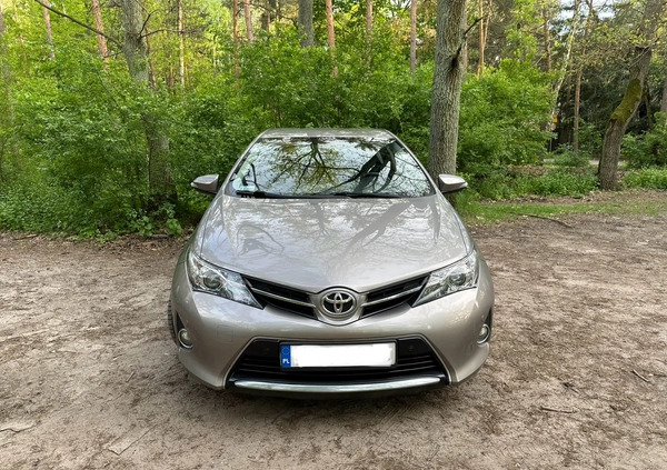 Toyota Auris cena 45000 przebieg: 124775, rok produkcji 2013 z Warszawa małe 67